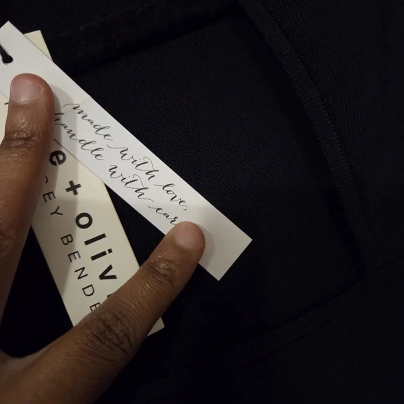 Alice + Olivia Women's Kerrie Ruffled Open Back Luxury Tank. Size XS - Picture 11 of 12